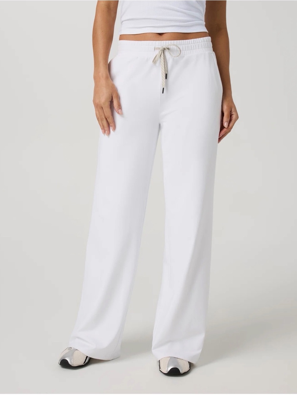 Vuori Halo Essential Wide Leg Pant